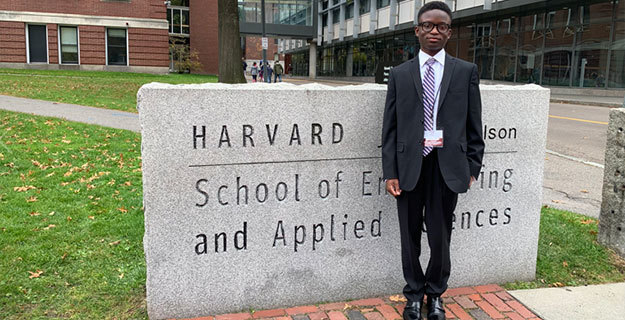 Student at Harvard Science Research Conference