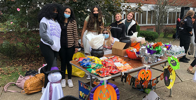  Future Business Leaders of American (FBLA) Club at the Halloween Fair