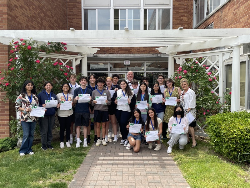 Students won honors in the Italian National Exam Group Photo